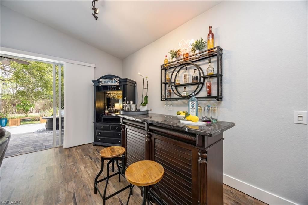 219 Glen Eagle Cir, Naples, FL 34104 Photo