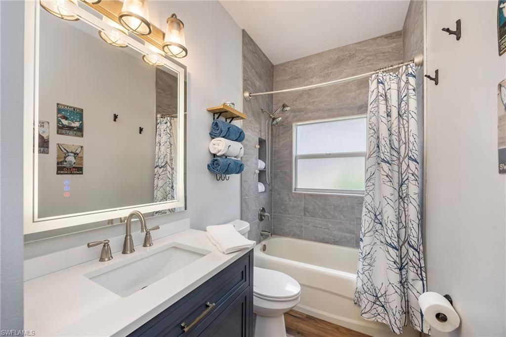 219 Glen Eagle Cir, Naples, FL 34104 Photo