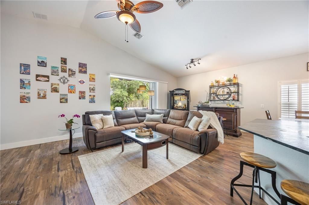 219 Glen Eagle Cir, Naples, FL 34104 Photo