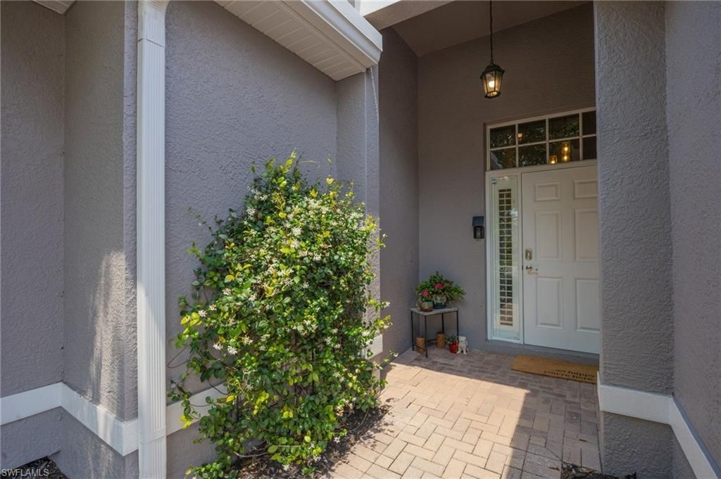 219 Glen Eagle Cir, Naples, FL 34104 Photo