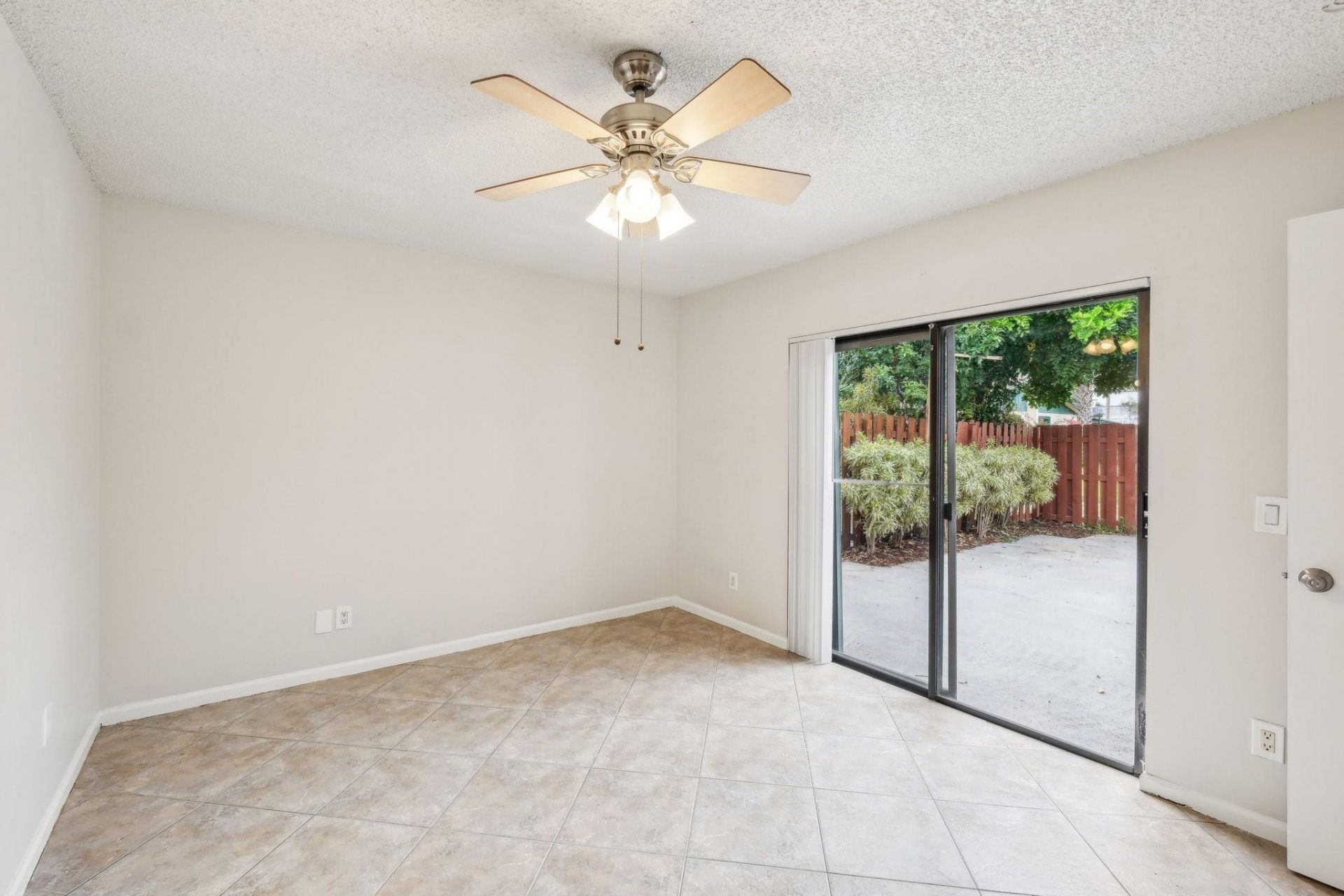 1091 Manor Drive, Palm Springs, FL 33461 Photo