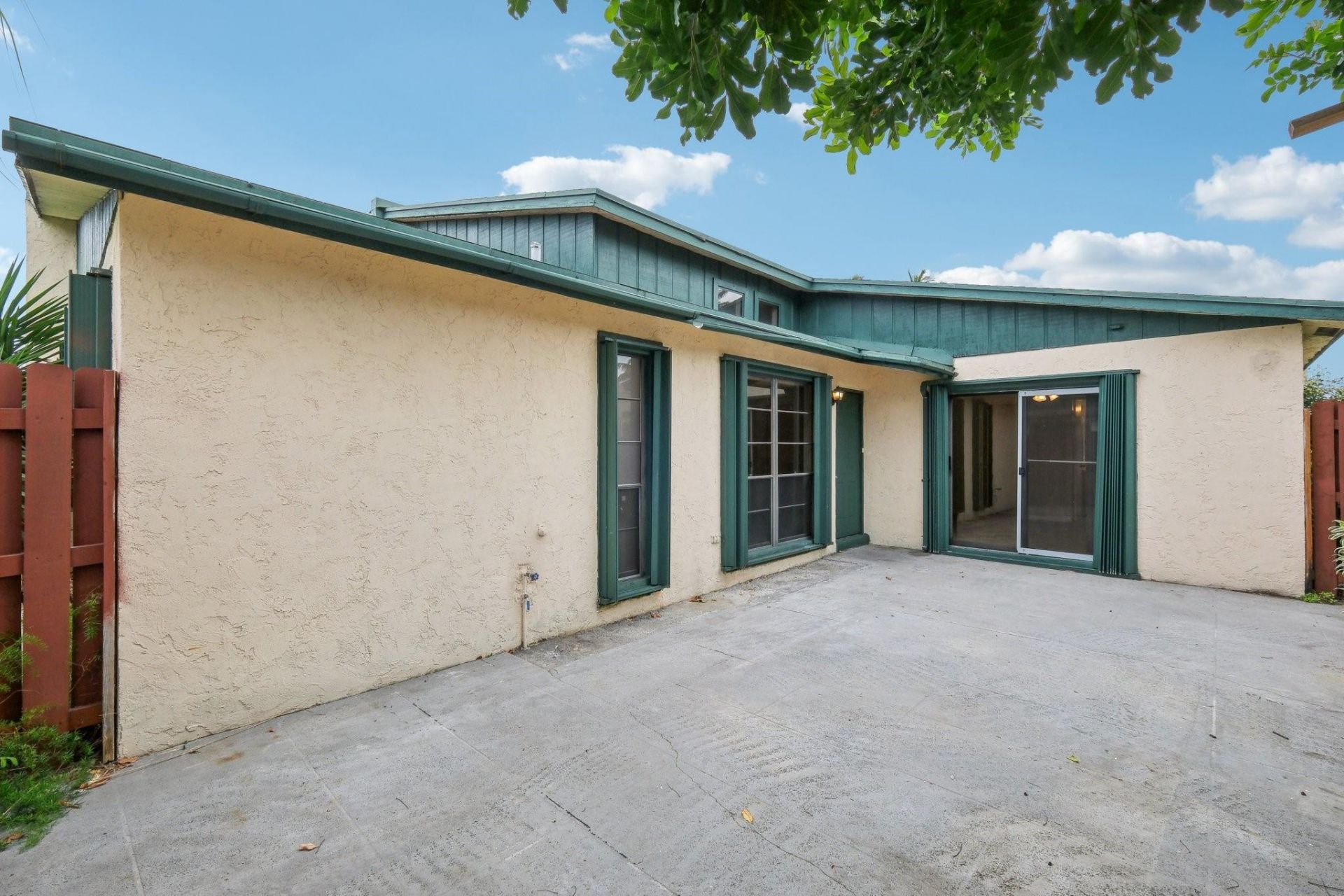 1091 Manor Drive, Palm Springs, FL 33461 Photo