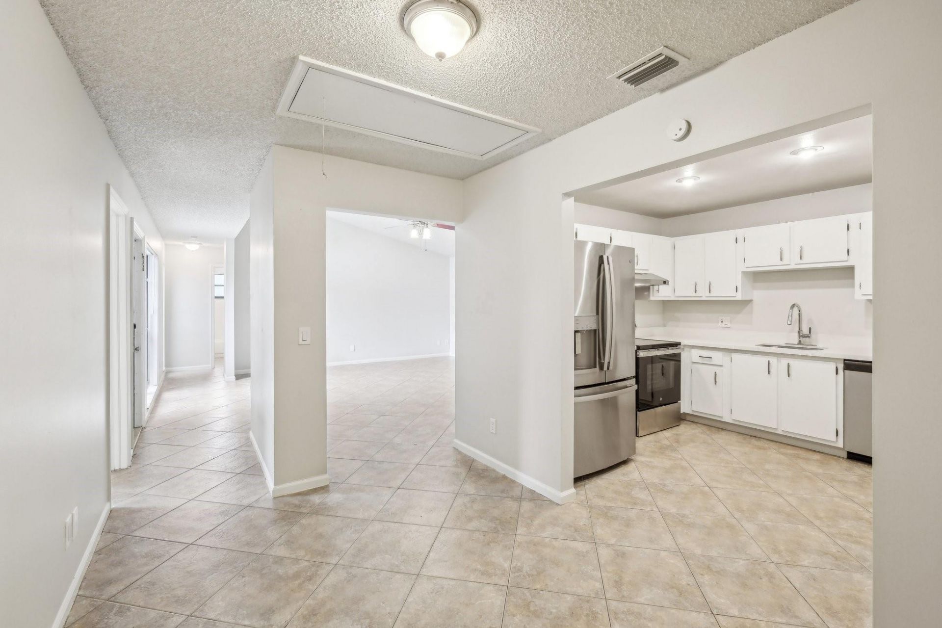 1091 Manor Drive, Palm Springs, FL 33461 Photo