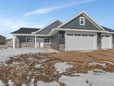 3085 Nottingham Road S, Saint Cloud, MN 56301