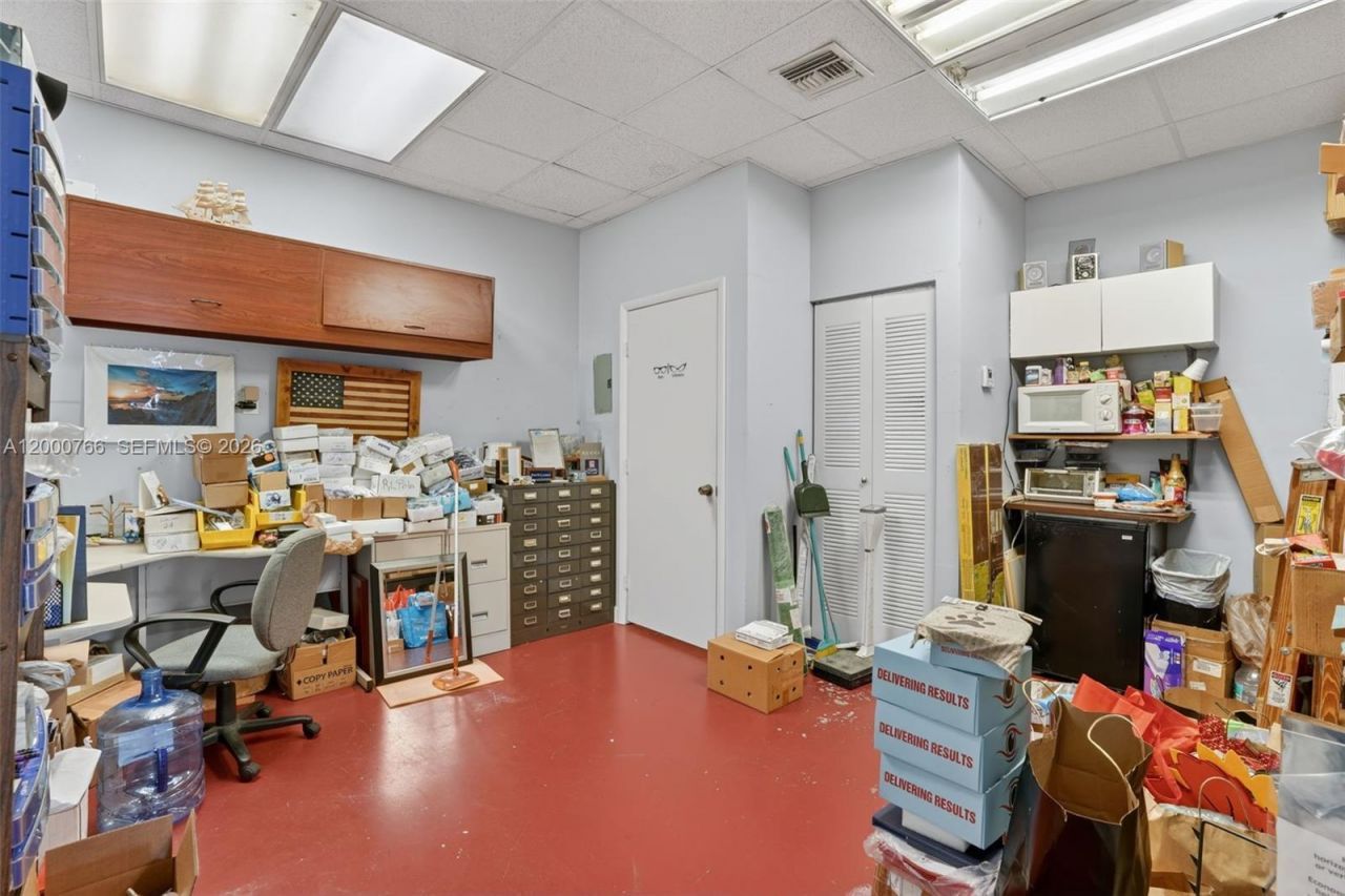 8562 SW 8th St, Miami, FL 33144 Photo