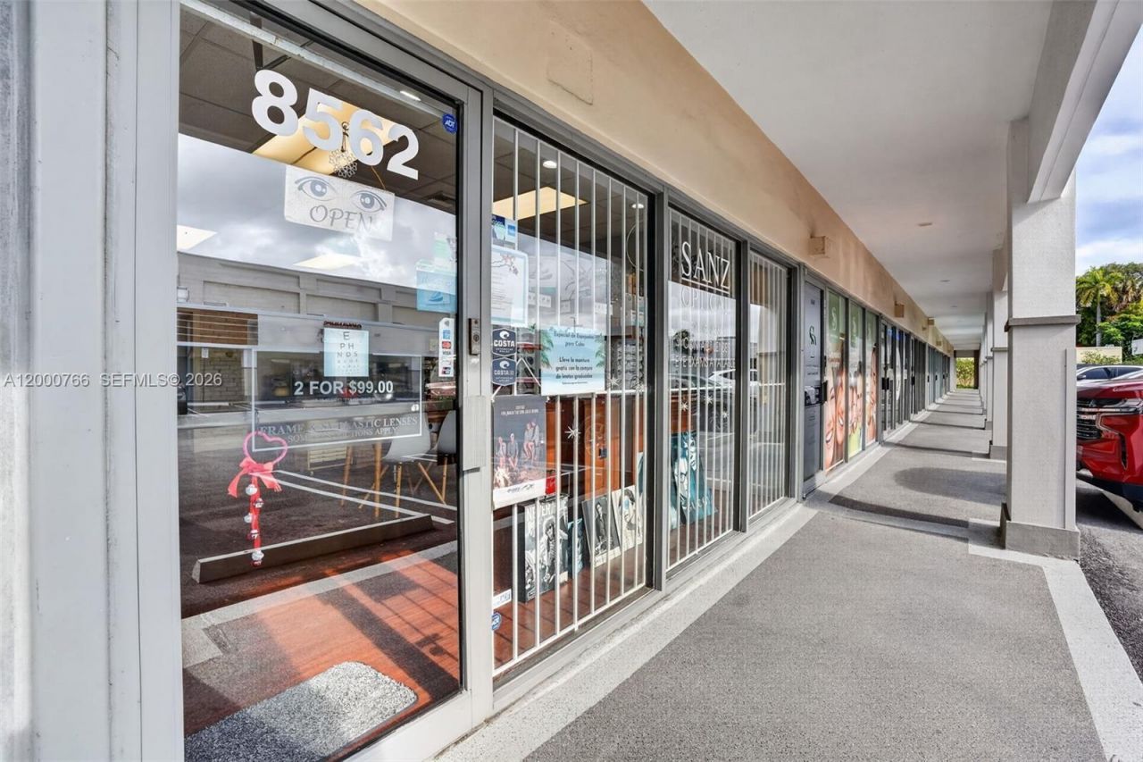 8562 SW 8th St, Miami, FL 33144 Photo