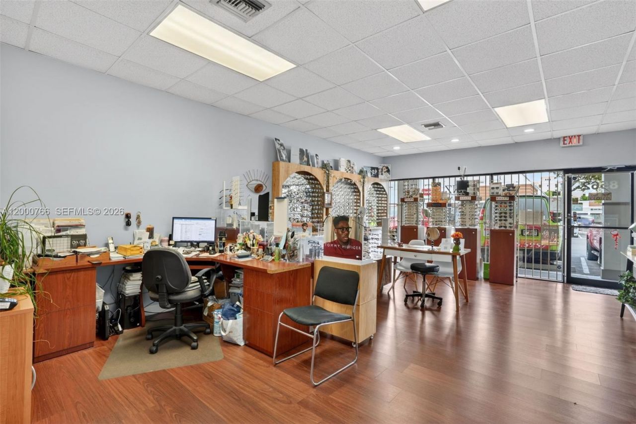 8562 SW 8th St, Miami, FL 33144 Photo