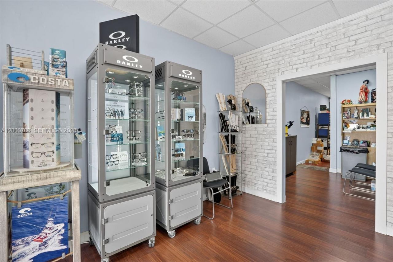 8562 SW 8th St, Miami, FL 33144 Photo