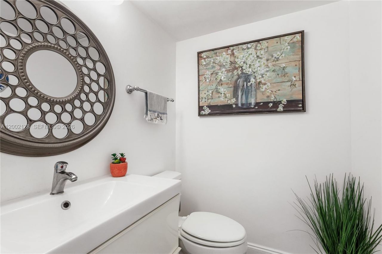 2030 S Ocean Dr, Unit 1803, Hallandale Beach, FL 33009 Photo