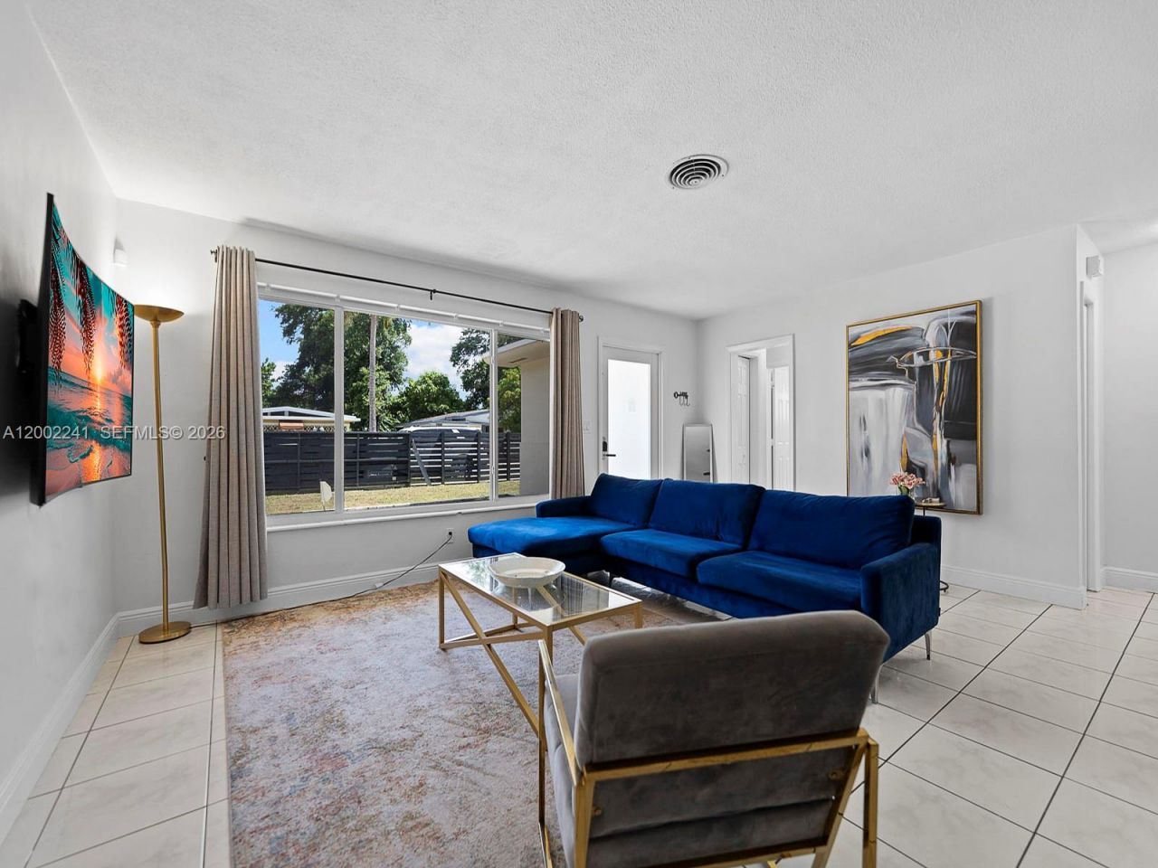 560 NE 161st St, Miami, FL 33162 Photo