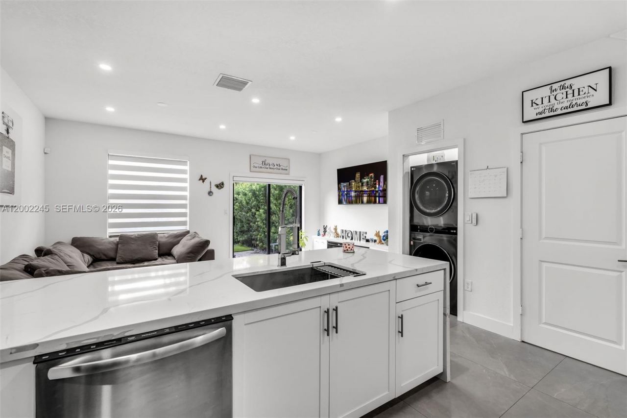 14782 SW 181st Ter, Miami, FL 33187 Photo