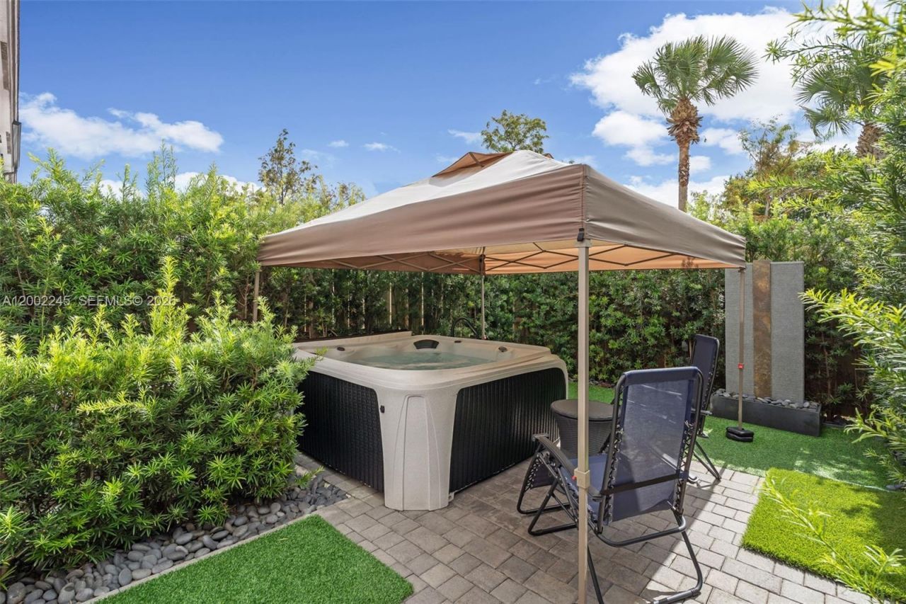 14782 SW 181st Ter, Miami, FL 33187 Photo