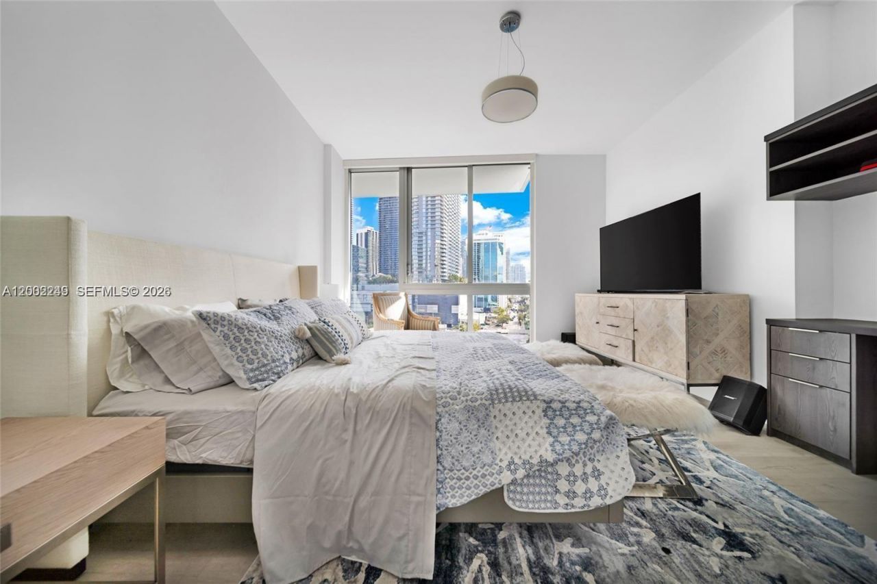 92 SW 3rd St, Unit 902, Miami, FL 33130 Photo