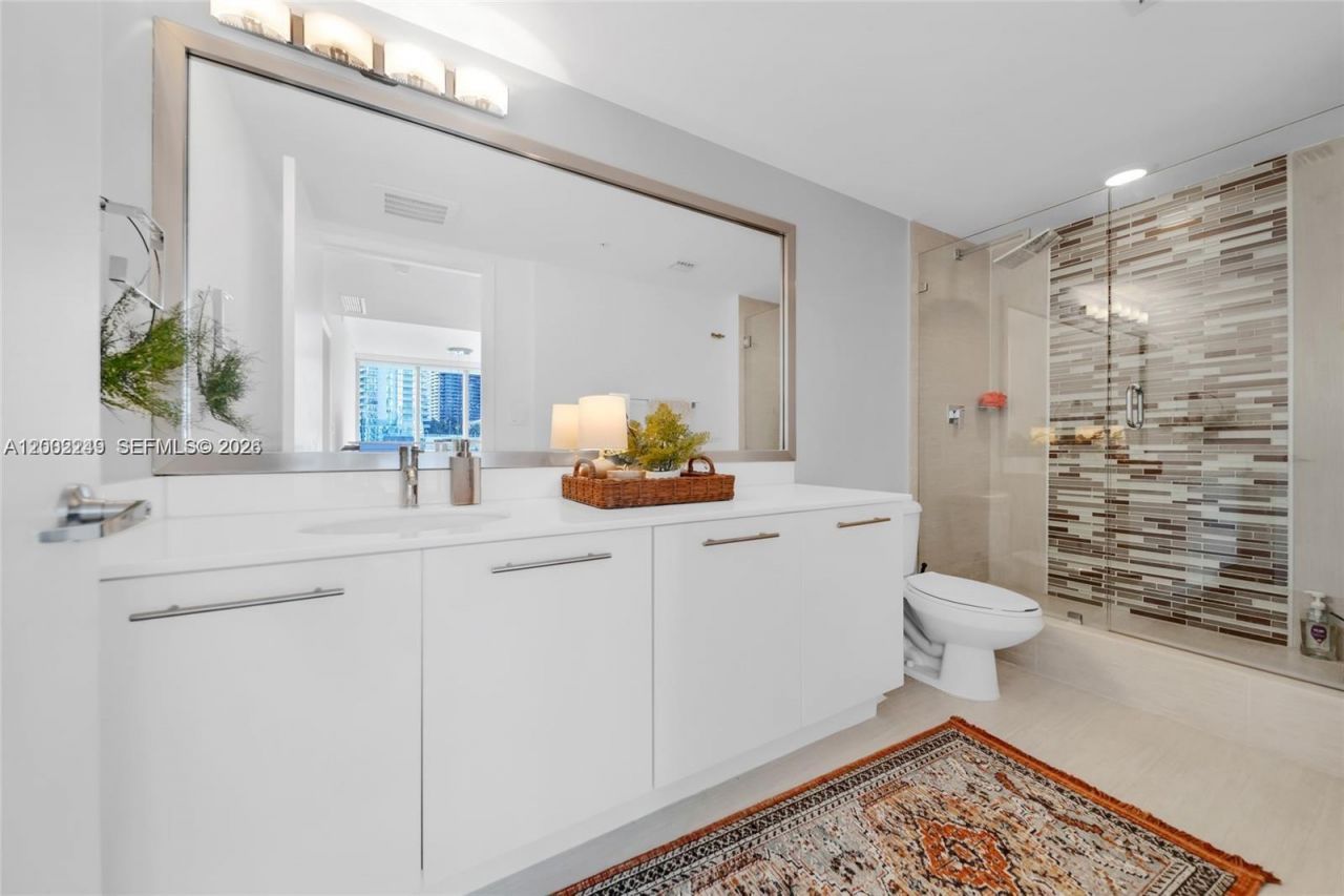 92 SW 3rd St, Unit 902, Miami, FL 33130 Photo