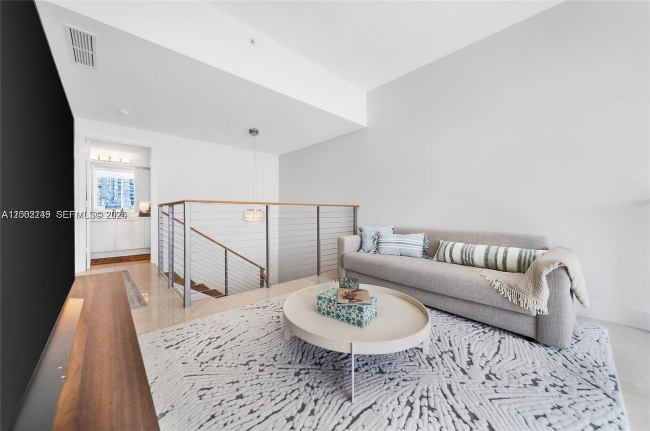 92 SW 3rd St, Unit 902, Miami, FL 33130 Photo