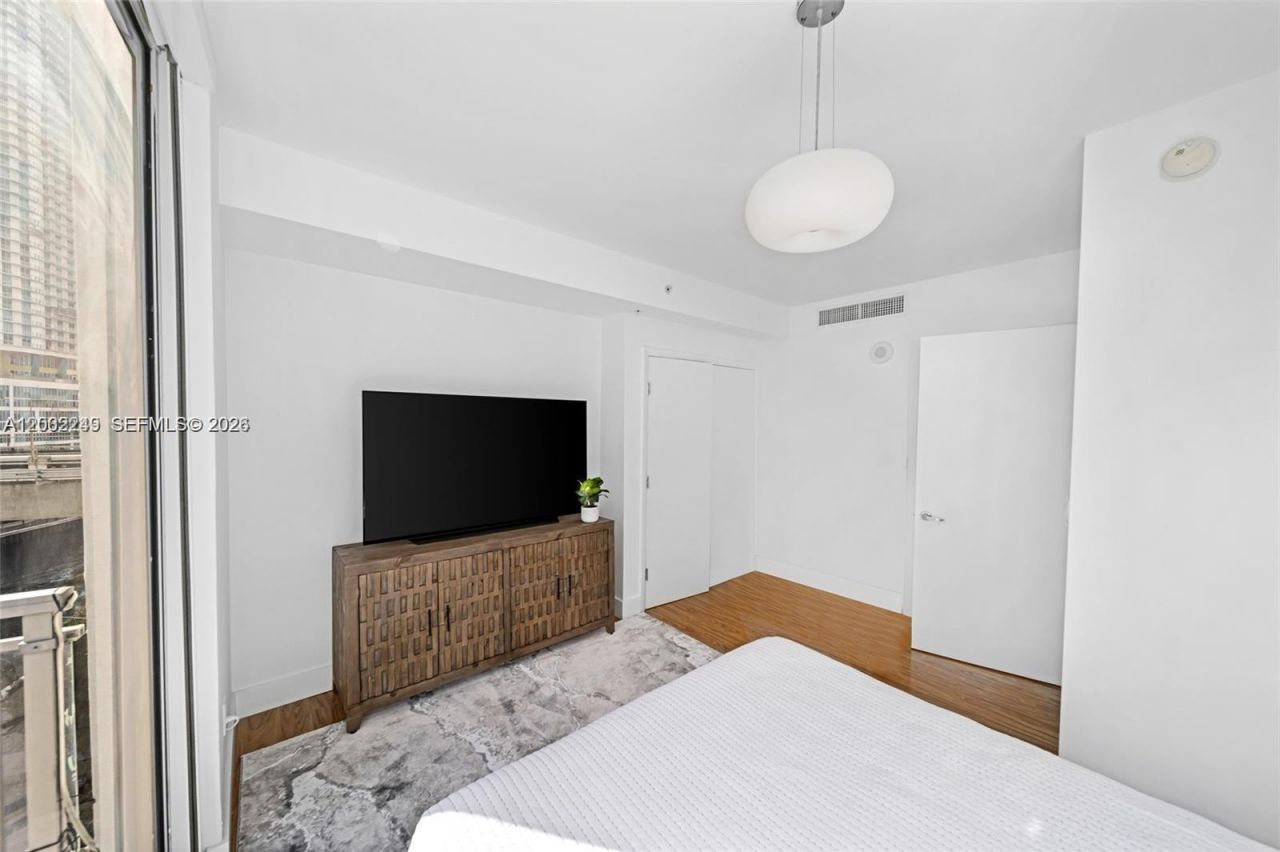 92 SW 3rd St, Unit 902, Miami, FL 33130 Photo