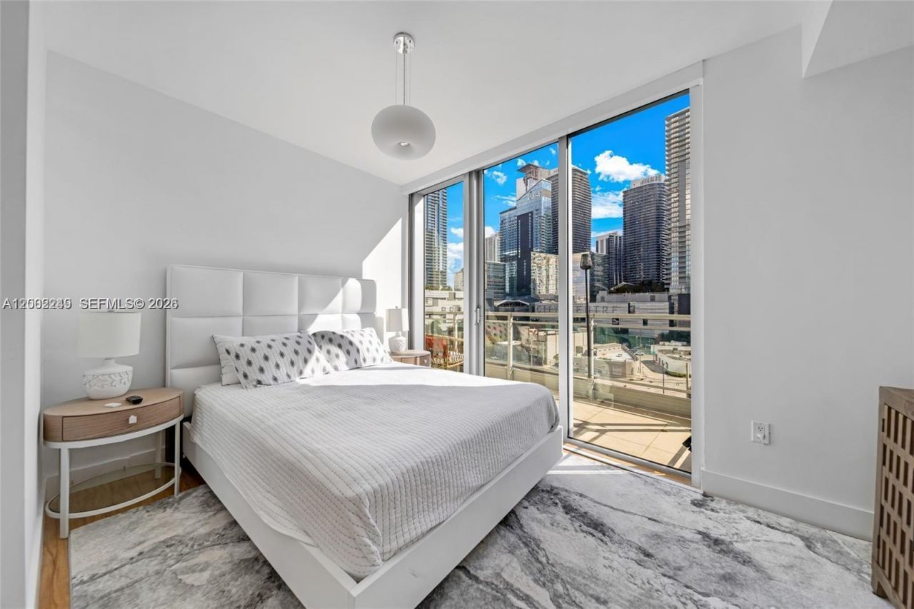 92 SW 3rd St, Unit 902, Miami, FL 33130 Photo