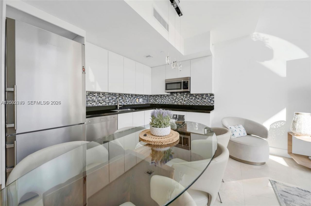 92 SW 3rd St, Unit 902, Miami, FL 33130 Photo