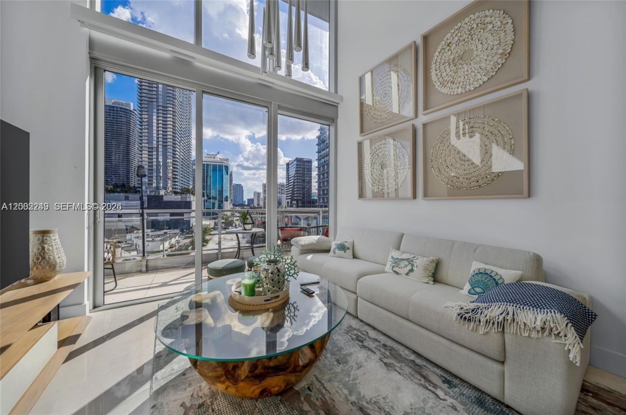 92 SW 3rd St, Unit 902, Miami, FL 33130 Photo