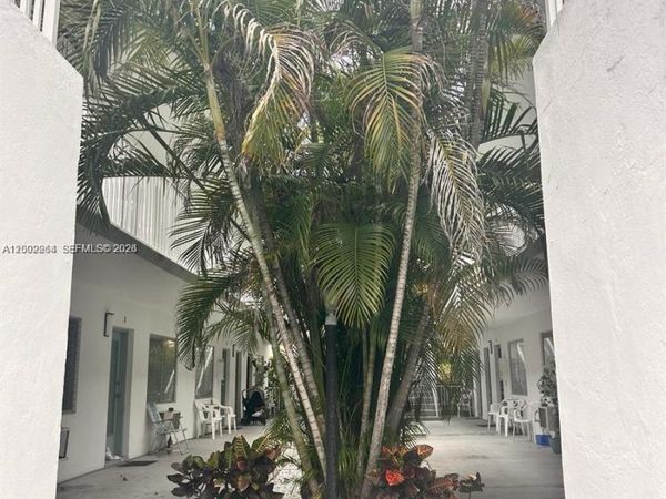 7945 Carlyle Ave , Unit 4, Miami Beach, FL 33141