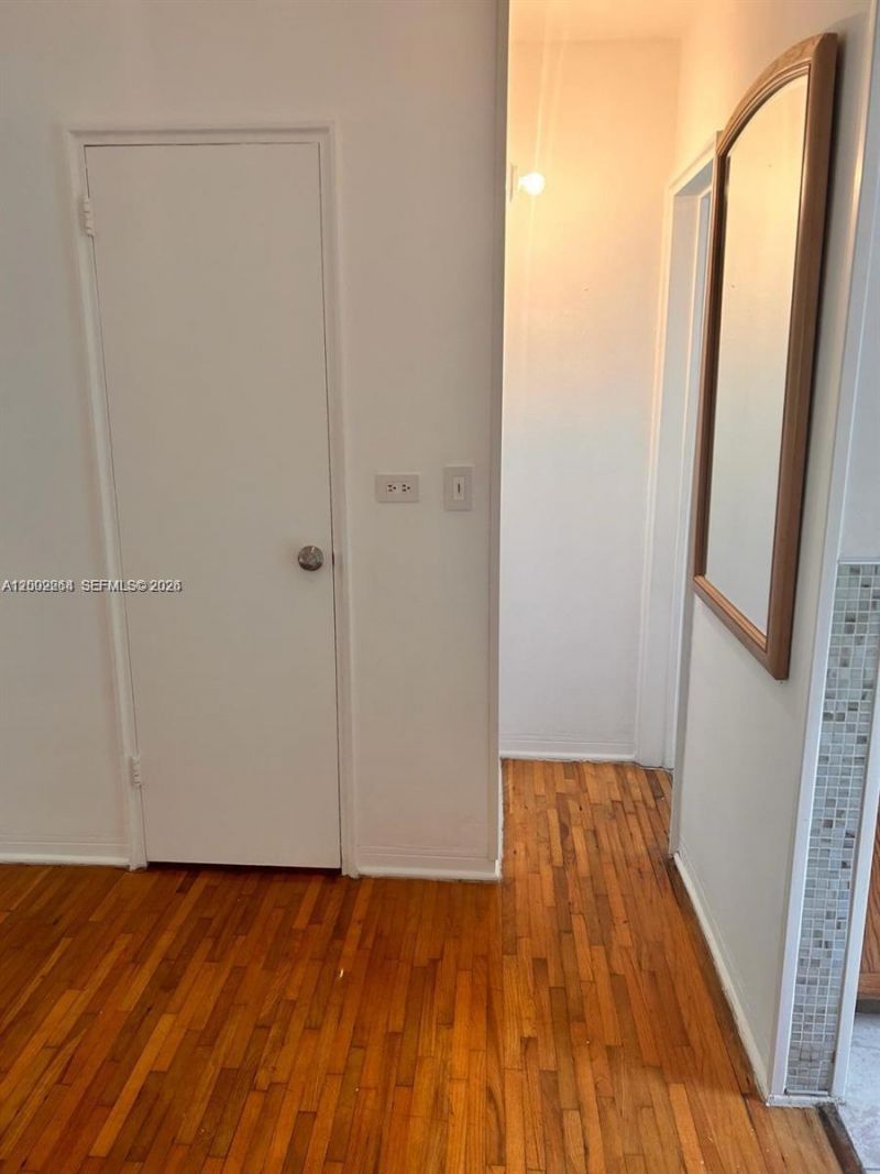 7945 Carlyle Ave , Unit 4, Miami Beach, FL 33141 Photo