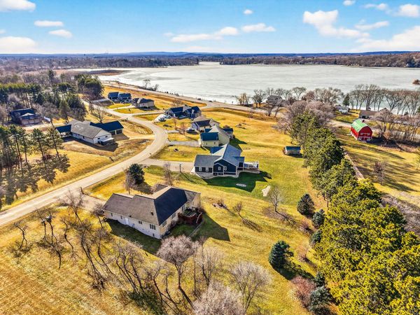 N7351 Ptarmigan Dr, Wyocena, WI 53954