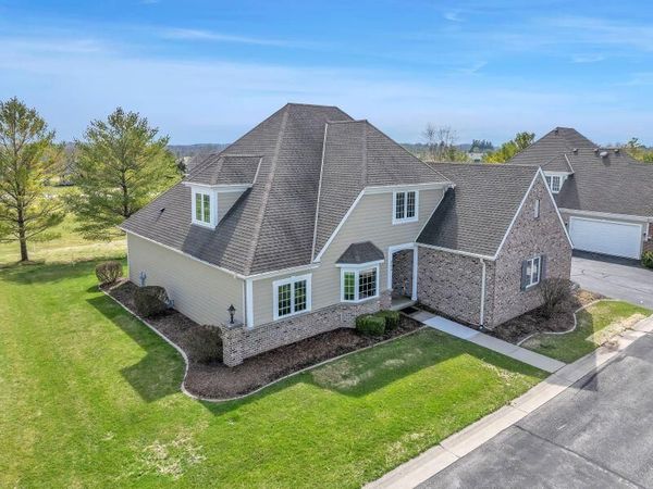 255 Fairway Meadows Ln, Sheboygan Falls, WI 53085