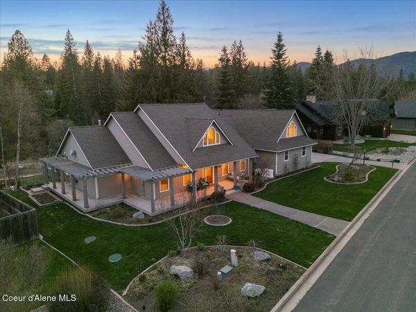 212 Canoe CV , Sandpoint, ID 83864