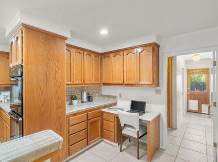 880 Laverstock Way, Sacramento, CA 95864 Photo