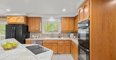 880 Laverstock Way, Sacramento, CA 95864 Photo