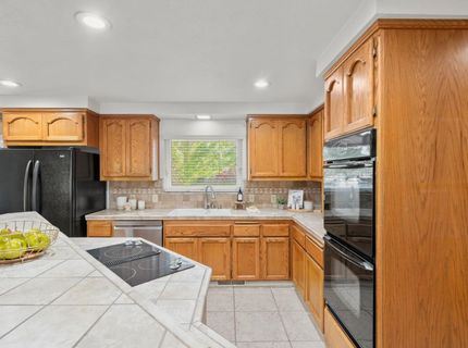 880 Laverstock Way, Sacramento, CA 95864 Photo