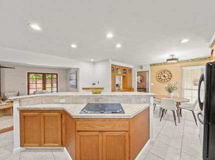 880 Laverstock Way, Sacramento, CA 95864 Photo