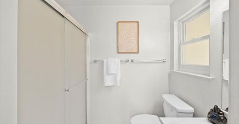 880 Laverstock Way, Sacramento, CA 95864 Photo