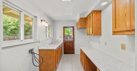 880 Laverstock Way, Sacramento, CA 95864 Photo