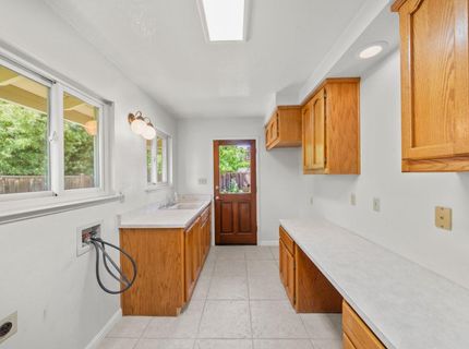 880 Laverstock Way, Sacramento, CA 95864 Photo