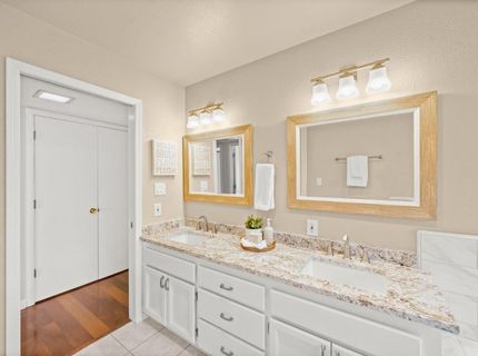 880 Laverstock Way, Sacramento, CA 95864 Photo