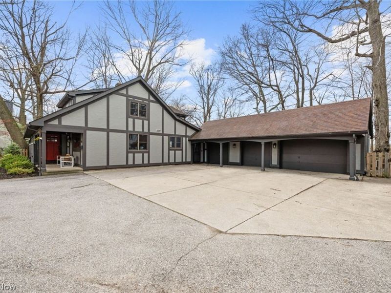 22235 Arbor Cliff Lane , Rocky River, OH 44116 Photo 3