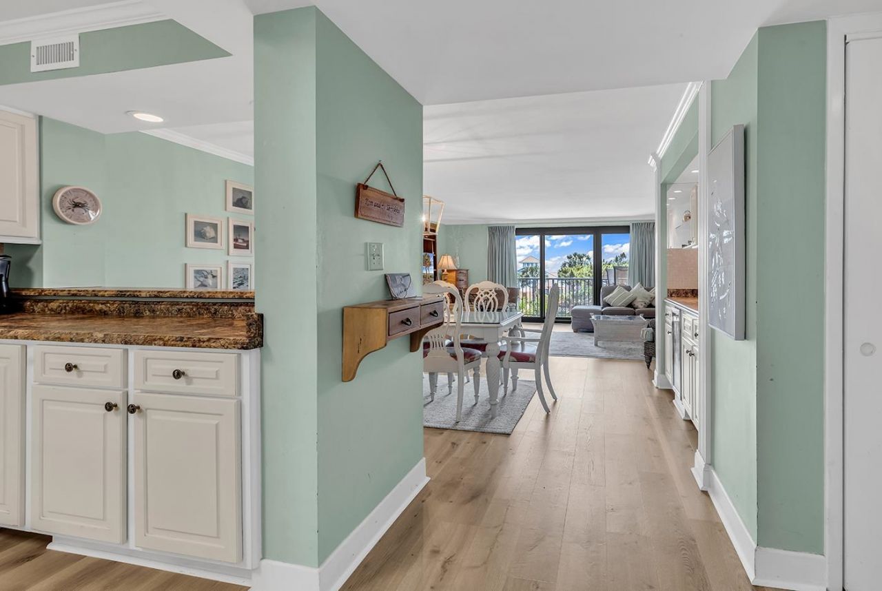 741 Retreat Beach Circle Photo 11