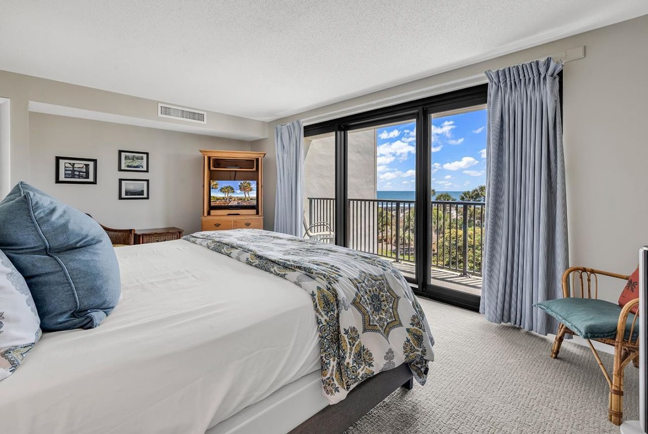 741 Retreat Beach Circle Photo 12