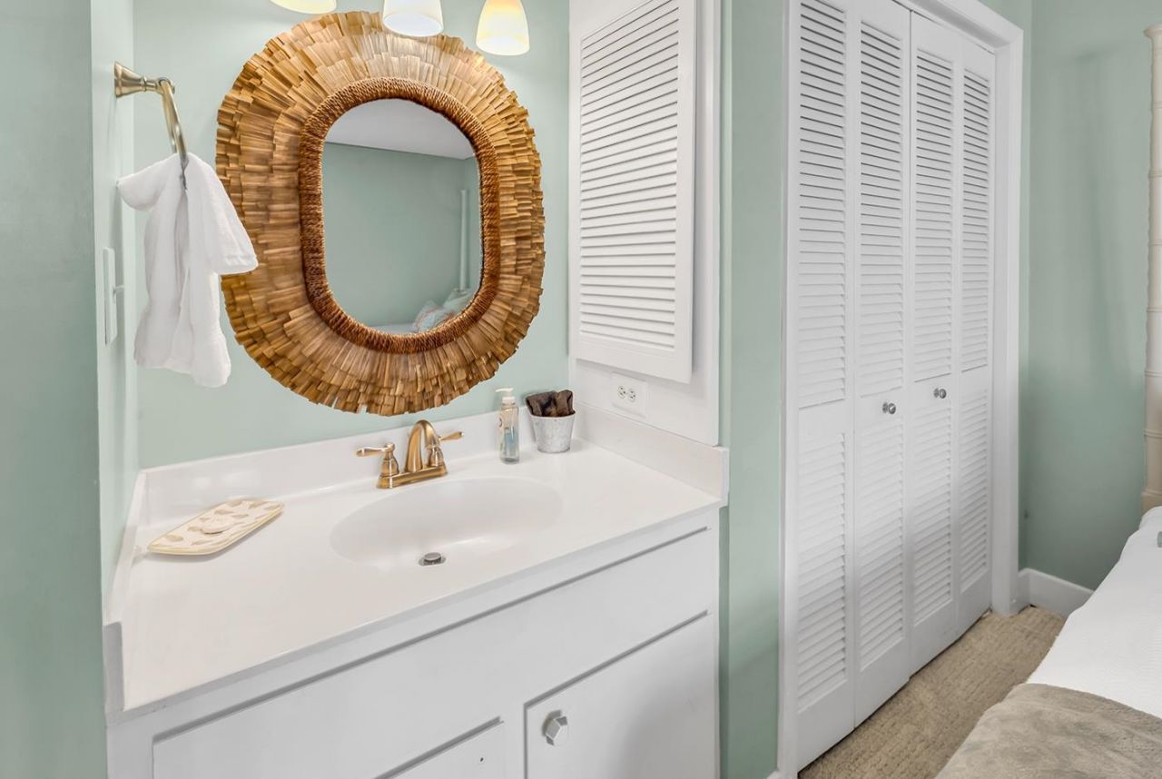 741 Retreat Beach Circle Photo 17