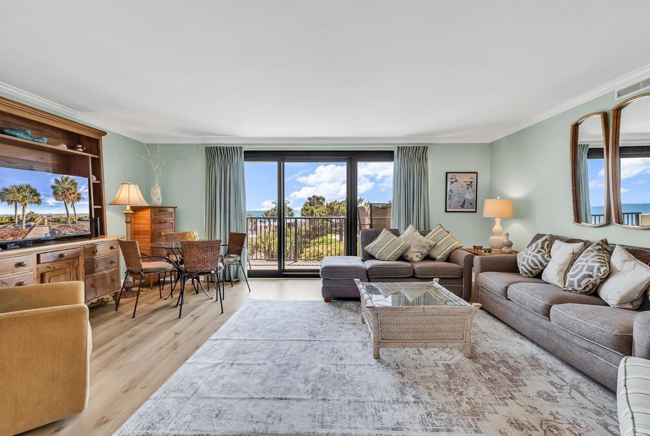 741 Retreat Beach Circle Photo 8