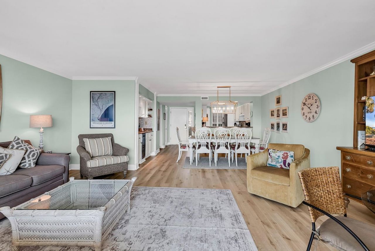 741 Retreat Beach Circle Photo 9