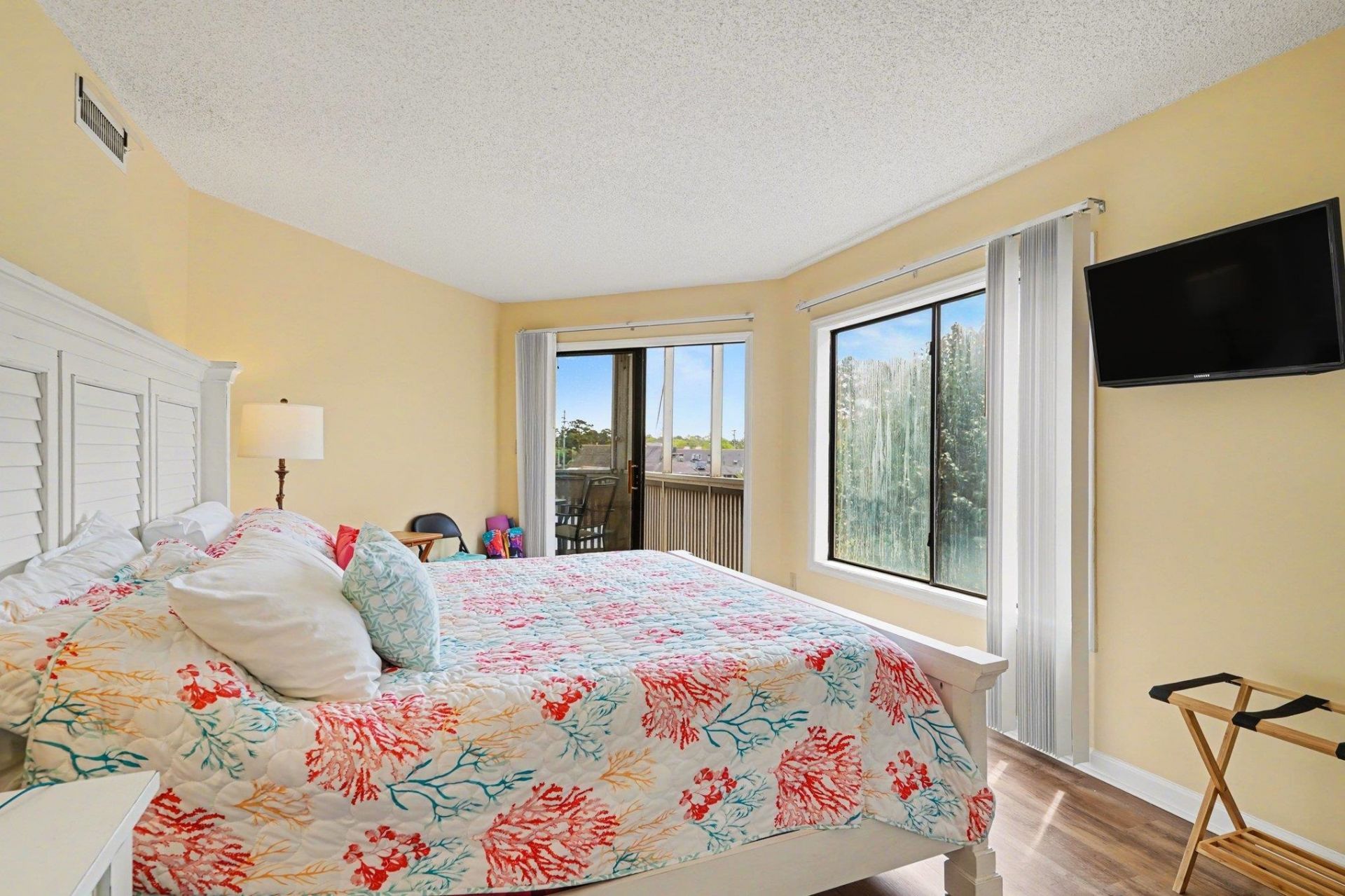 4294 Pinehurst Circle Photo 15