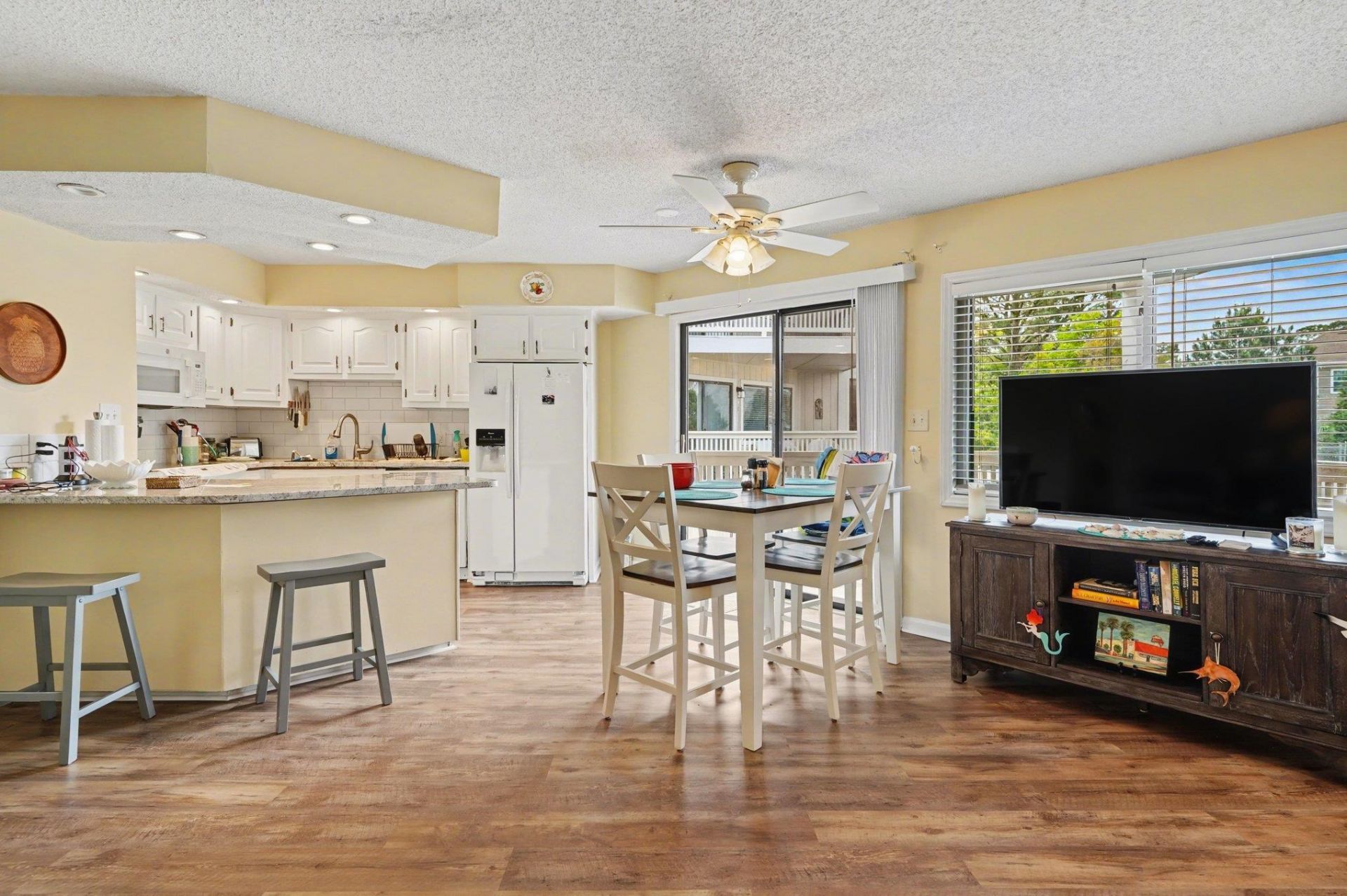 4294 Pinehurst Circle Photo 7