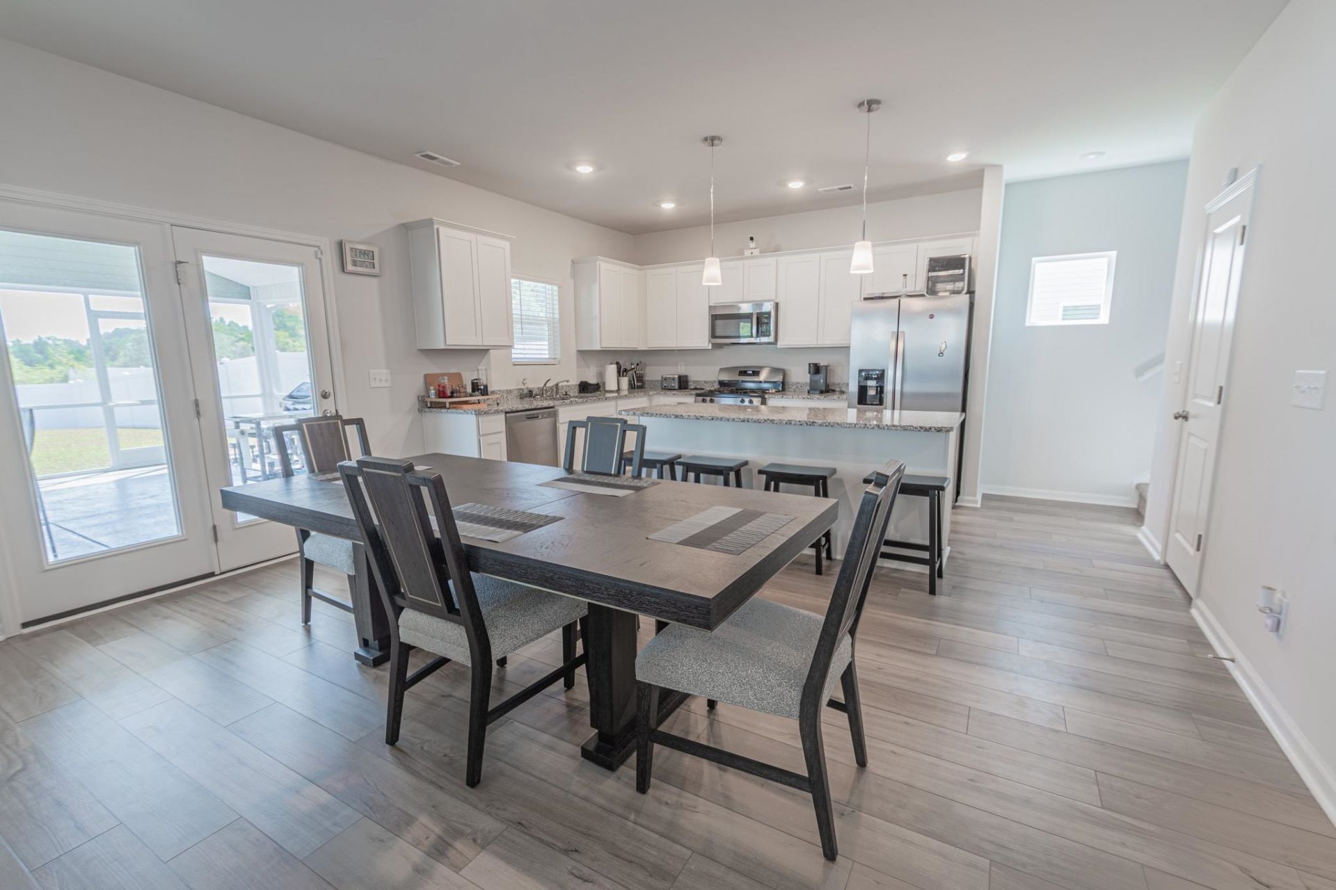 180 Wagner Cir. Photo 4