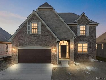 4060 Blossom Drive , Sterling Heights, MI 48314