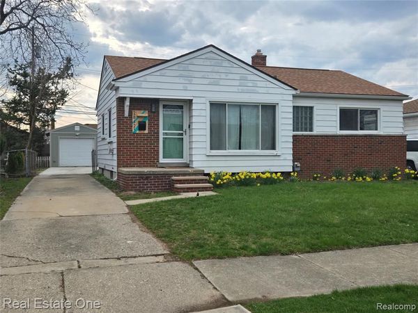 28425 Alger Boulevard, Madison Heights, MI 48071