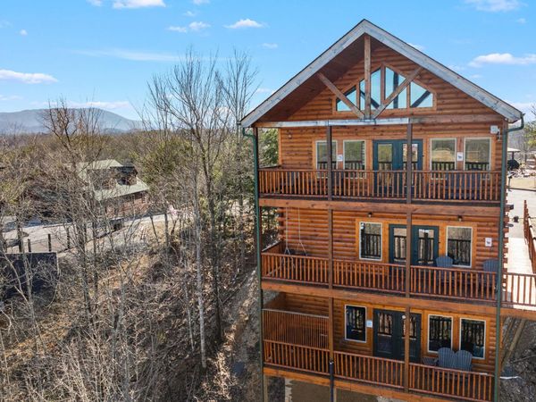 1120 N Trail Drive, Sevierville, TN 37862