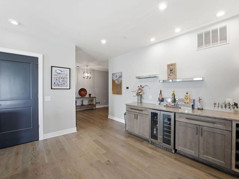 5317 Highpointe Lakes Drive , Unit 405, Westerville, OH 43081 Photo 12