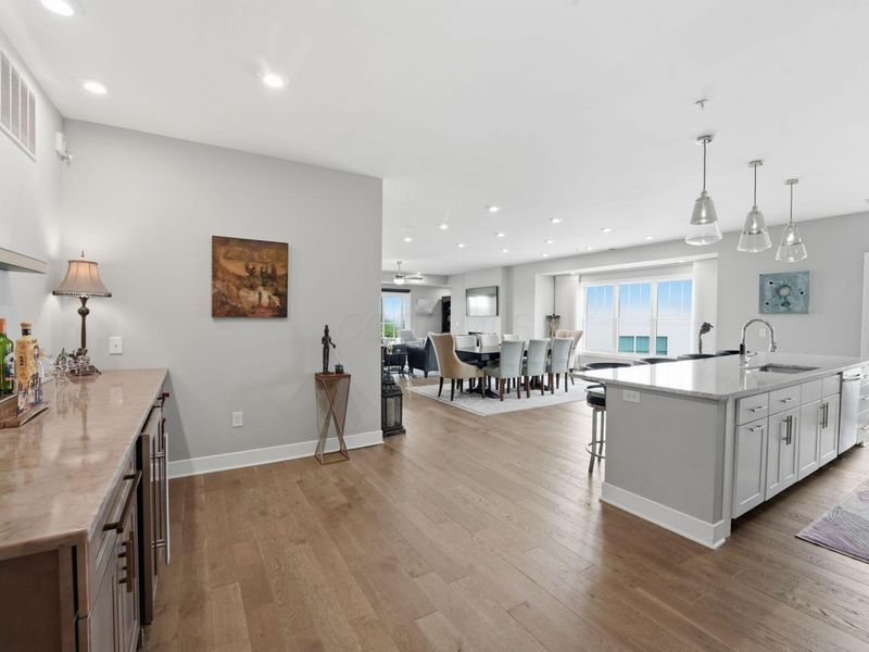 5317 Highpointe Lakes Drive , Unit 405, Westerville, OH 43081 Photo 3